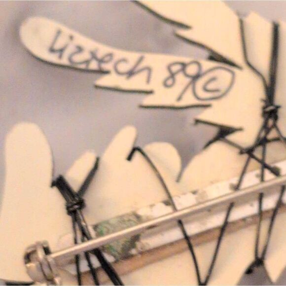 Vintage Liz Tech artist howling wolf  metal, wood & bead brooch pin southwestern - Picture 3 of 5